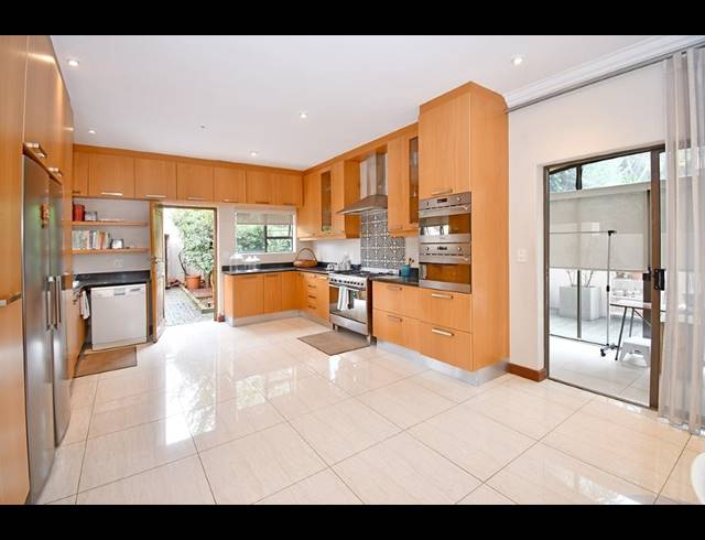 4 BEDROOM HOUSE FOR SALE IN KENSINGTON
